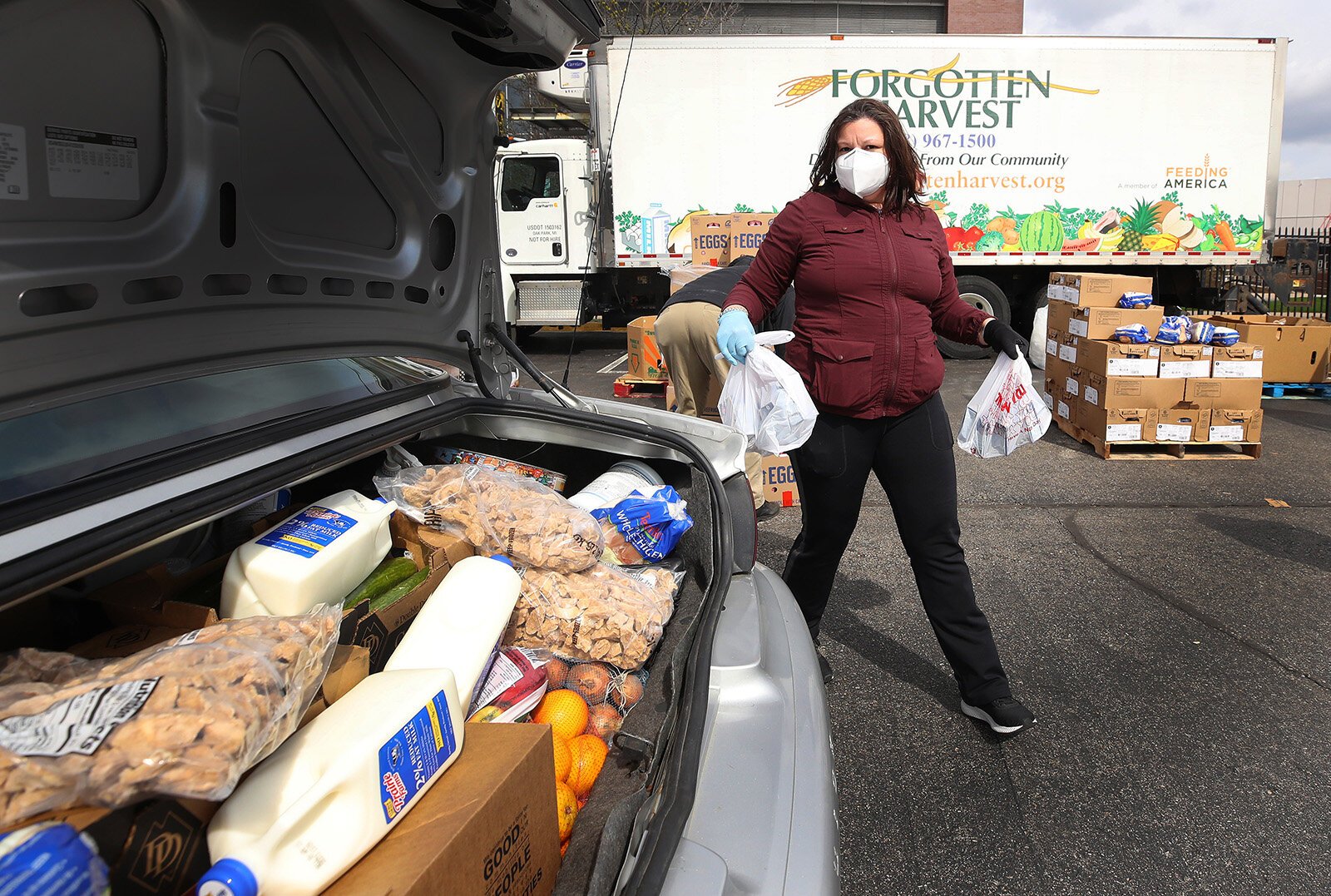 Food distribution at Forgotten Harvest.