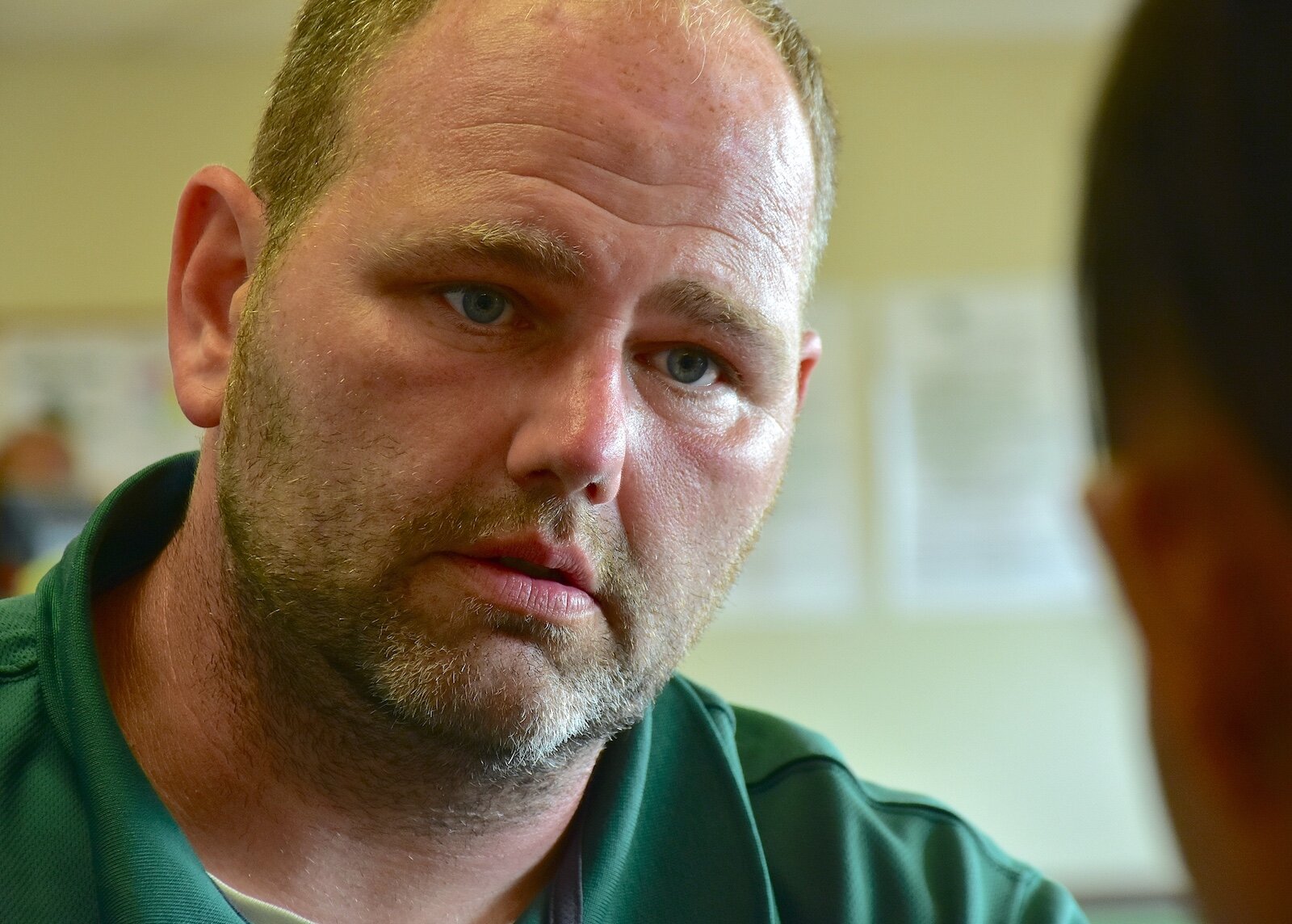 Matt Jones es Entrenador de Apoyo y Recuperación entre Pares del Centro SHARE, un centro de acogida cerca del centro de Battle Creek.